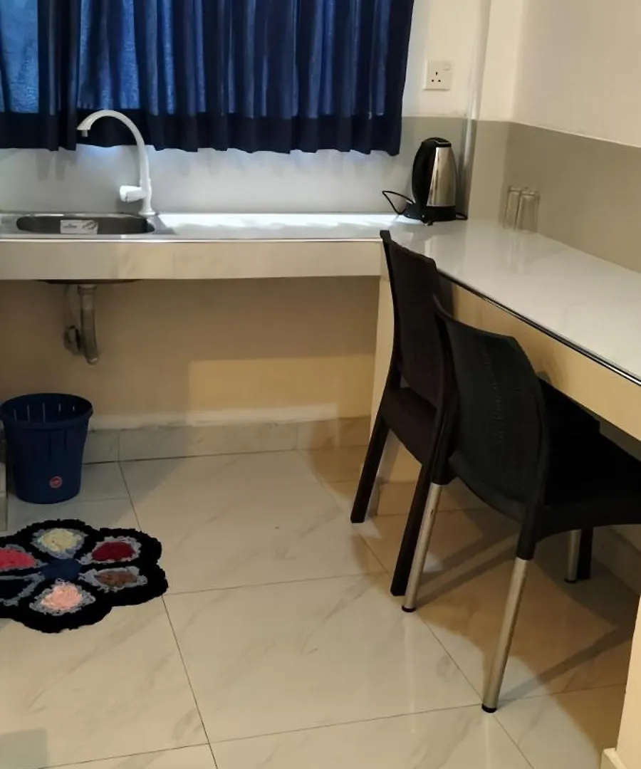 Ceylon Lodge - Airport Transit Hostel Negombo Sri Lanka