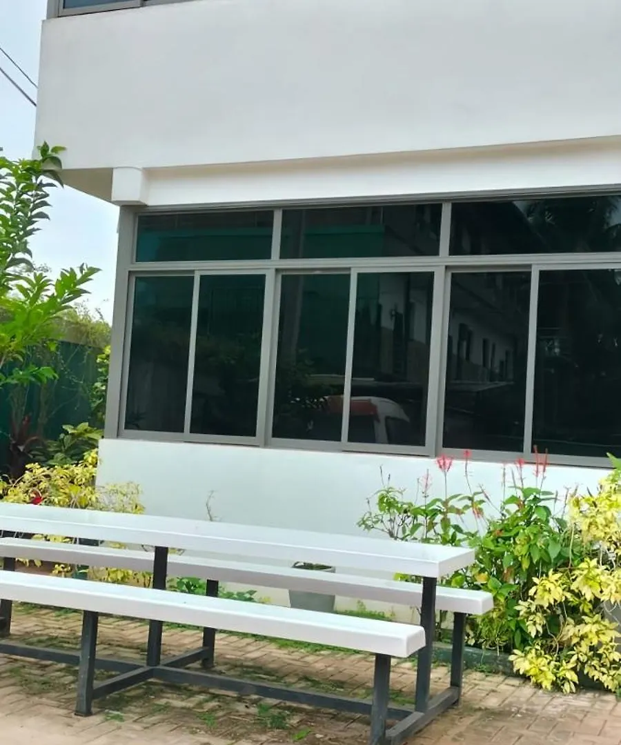 Ceylon Lodge - Airport Transit Hostel Negombo 0*,  Sri Lanka